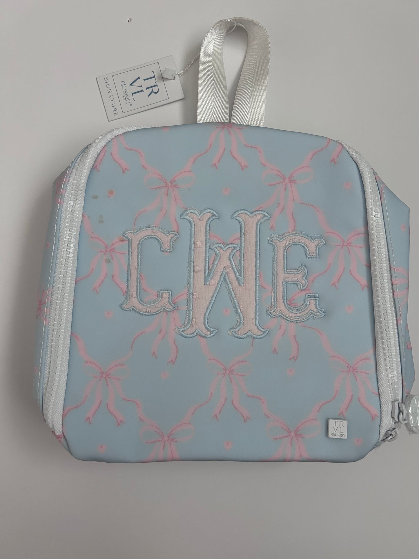 IMPERFECT 'cWe' TRVL lunchbox